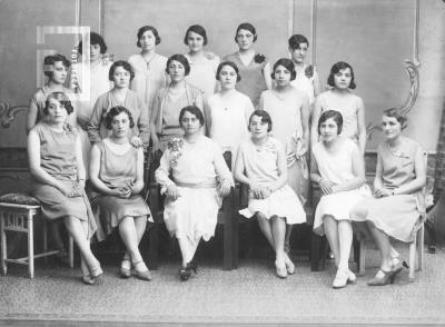 Maestras egresadas de la Escuela Normal, 1927
