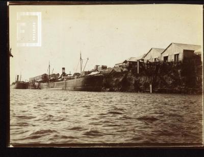 Barranca y puerto de Embarcaderos con barcos