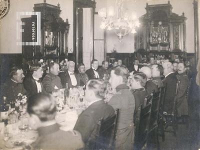 Comida en la casa del Cnel. Somoza