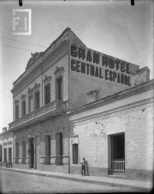 Frente Gran Hotel Central Español, calle Nación 142/4