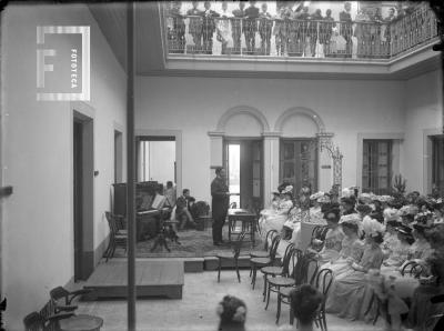 El Dr Martín Giménez, primer Rector del Colegio Nacional, hablando en el acto inaugural del mismo
