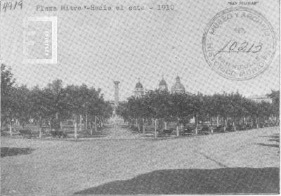 Plaza Mitre, hacia el este