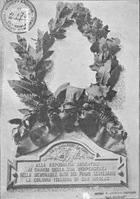 Placa homenaje al Centenario de Mayo de la Colonia Italiana de San Nicolás