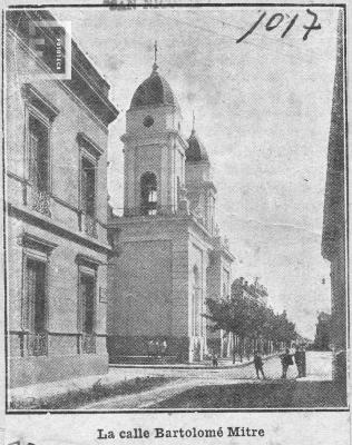 Calle Mitre desde Aguiar hacia Guardias Nacionales. Iglesia