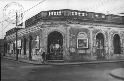 Almacén //Los Andes//, de Arámburu y Ondarcuhu, Mitre y Olleros, esquina norte
