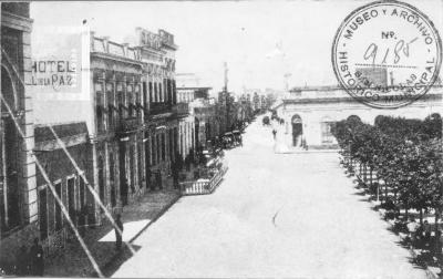 Calle Comercio, hoy Mitre, desde Guardias Nacionales hacia Sarmiento