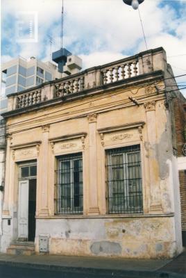 Fachada casa de calle …