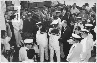 Acto sesquicentenario del Primer Combate Naval. Dr. Arturo Frondizi, Intendente Bent