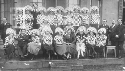 Niñas del Colegio Nacional.  Día del Estudiante. Primavera 1921.