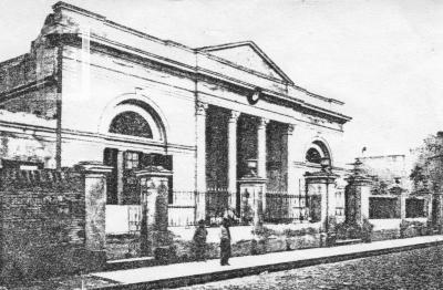 Escuela Nº 1, edificio demolido en 1912 (mismo lugar)