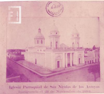 Iglesia Parroquial en la época de su inauguración (reproducción de original en blanco y negro)
