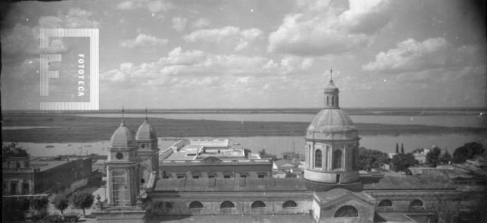 Vista panorámica catedral y río desde edificio Sarmiento